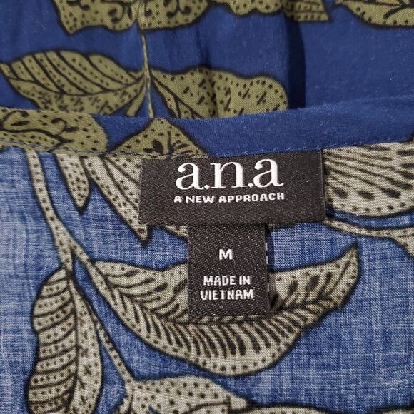 a.n.a. Floral Peasant Keyhole Tie Neck Hi-Low Blue/Green Blouse Women's Size M - Picture 7 of 9